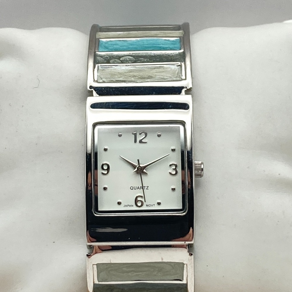 Women's Watch Silver Tone 23mm Cuff Enamel Swirl Blue Beach New Battery 6.25"